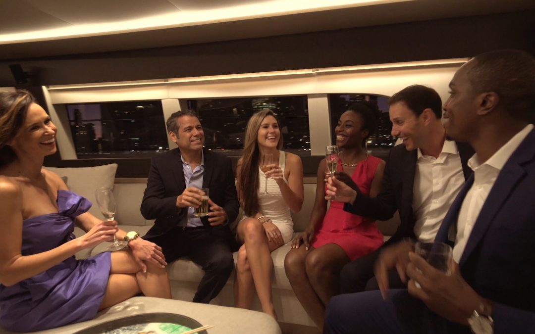 5 TIPS FOR ENTERTAINING ONBOARD
