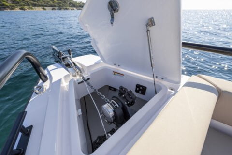 Axopar 28 cabin anchor day boat share cobli syndication